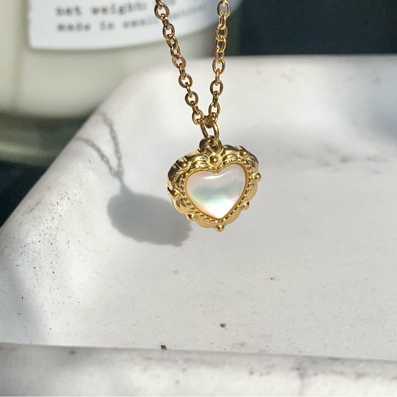 Mother of pearl necklace, heart necklace,pearl necklace,mother of pearl pendant - Picture 3 of 6